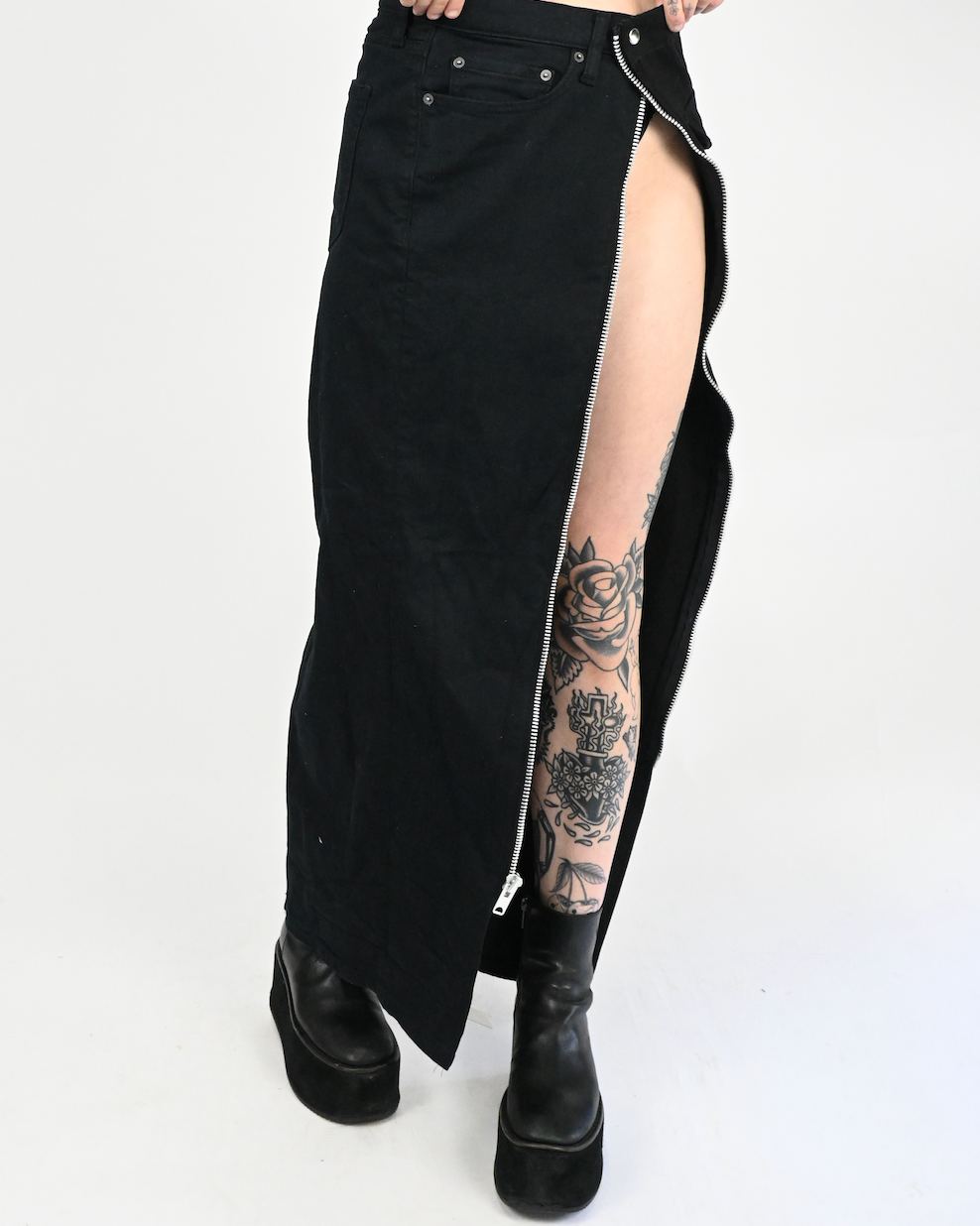 Split cargo skirt