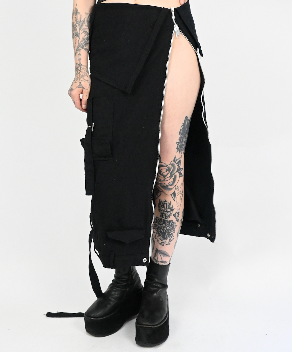 Split cargo skirt